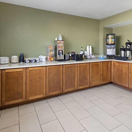 Super 8 By Wyndham Richmond Midlothian Turnpike Ξενοδοχείο Εξωτερικό φωτογραφία